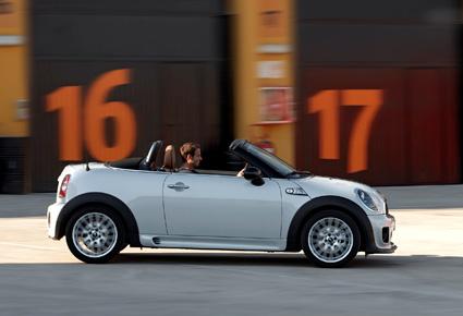 MINI تحتفل بعيدها الـ53 